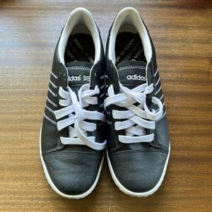 Adidas Youth Spikeless Golf Shoes - Excellent Condition - Size 5.5